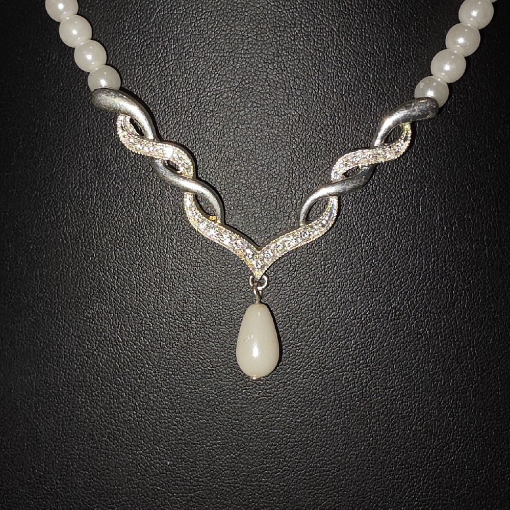 Elegant Multi-Strand Pearl and Silver Necklace - White - Picture 3 of 5